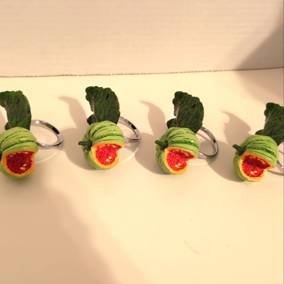 Green Avocado Napkin Rings Set - Picture 2 of 4